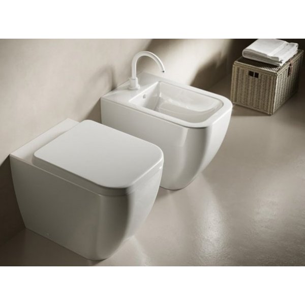 Sanitari filomuro bianco opaco Rimless Rak serie Metropolitan copriwc soft-close